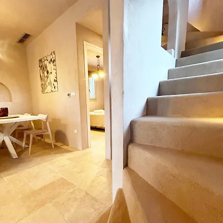 Glysinia Villa Perachori