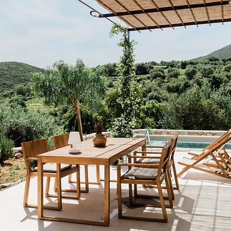 Glysinia Villa Perachori