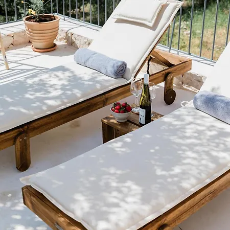 Glysinia Villa Perachori